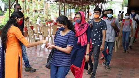 'കീം' പ്രവേശന പരീക്ഷാഫലം പ്രസിദ്ധീകരിച്ചു; എന്ജിനീയറിങ്ങിന് യോഗ്യത നേടിയത് 56,599 വിദ്യാര്ത്ഥികള്; ഫാര്മസി കോഴ്സുകള്ക്ക് 44,390പേര്