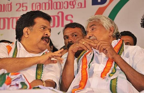 ഉമ്മന്ചാണ്ടിയും രമേശ് ചെന്നിത്തലയും/ഫയല് ചിത്രം