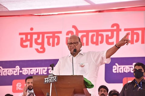 ആസാദ് മൈതാനില് നടന്ന പ്രതിഷേധ സംഗമത്തില് ശരദ് പവാര് സംസാരിക്കുന്നു/ ട്വിറ്റര്