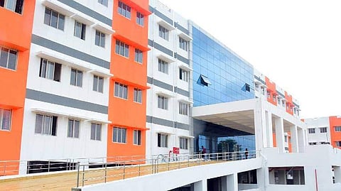 കോന്നി മെഡിക്കല് കോളജ്