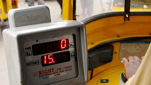 'Free travel in autorickshaws if meter is not installed'; Order to affix stickers will be withdrawn
