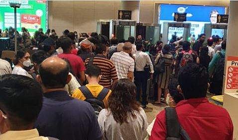 മുംബൈ വിമാനത്താവളത്തിലെ തിരക്ക്, ട്വിറ്റര്