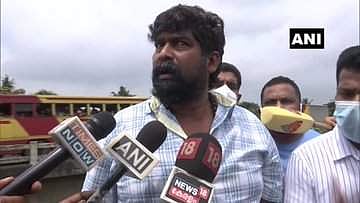 കോൺഗ്രസ് ഉപരോധത്തിനെതിരെ ജോജു പ്രതിഷേധിക്കുന്നു/ എഎൻഐ ചിത്രം