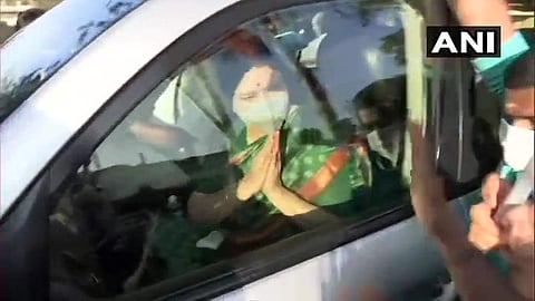 ബംഗളൂരുവിൽ നിന്ന് ചെന്നൈയിലേക്കുള്ള യാത്രക്കിടെ ശശികല/ എഎൻഐ