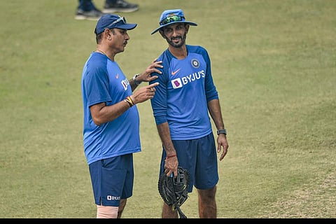 കോച്ച് രവി ശാസ്ത്രിക്കൊപ്പം റാത്തോർ