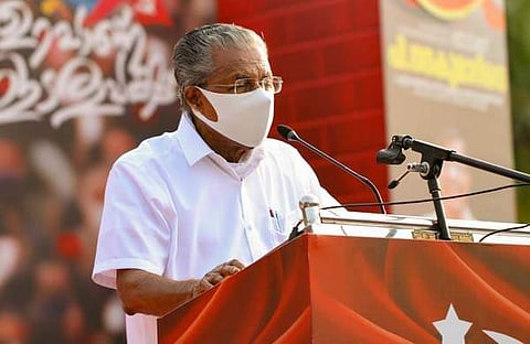 പൊന്നാനിയിലെ യോഗത്തില് മുഖ്യമന്ത്രി പ്രസംഗിക്കുന്നു/സിപിഎം മലപ്പുറം ഡിസി ഫെയ്സ്ബുക്കില് പങ്കുവച്ച ചിത്രം