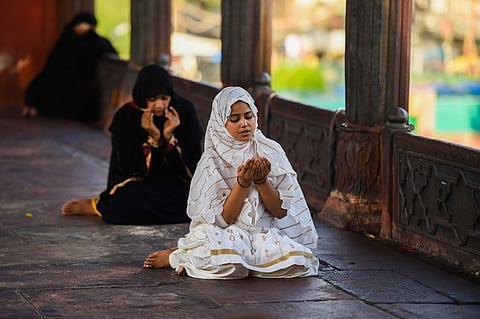പണ്ഡിതന്മാരെ, സ്ത്രീകളെ വിശ്വസിക്കാം, അവര് ഒപ്പം നില്ക്കും