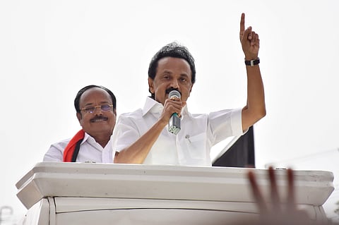 ഡിഎംകെ പ്രസിഡന്റ് എംകെ സ്റ്റാലിൻ കോയമ്പത്തൂരിലെ പ്രചാരണ വേദിയിൽ