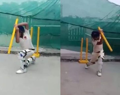 സ്റ്റംപുമായി ബാറ്റ് ചെയ്യുന്ന വിഘ്നജ്