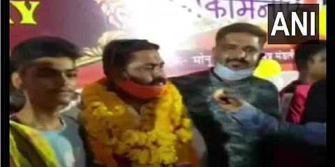 ജന്മദിനാഘോഷത്തിനിടെ ബിജെപി നേതാവ്