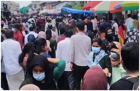 മിഠായി തെരുവിലെ തിരക്ക്/ഫെയ്സ്ബുക്ക്