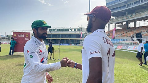 ബാബര് അസം, ബ്രാത് വെയ്റ്റ്/ഫോട്ടോ: വെസ്റ്റ് ഇന്ഡീസ് ക്രിക്കറ്റ്, ട്വിറ്റര്