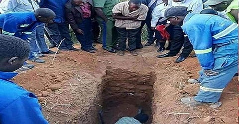 പാസ്റ്ററെ മണ്ണിട്ടുമൂടിയ കുഴി/ ട്വിറ്റര്