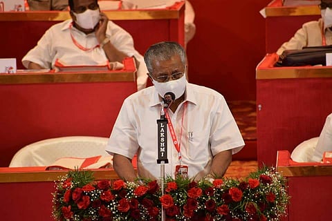 സിപിഎം പാലക്കാട് ജില്ലാ സമ്മേളനത്തില് പിണറായി വിജയന് സംസാരിക്കുന്നു