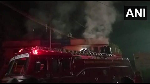 ബാങ്കില് ആളിപടരുന്ന തീ കെടുത്താന് ശ്രമം, എഎന്ഐ