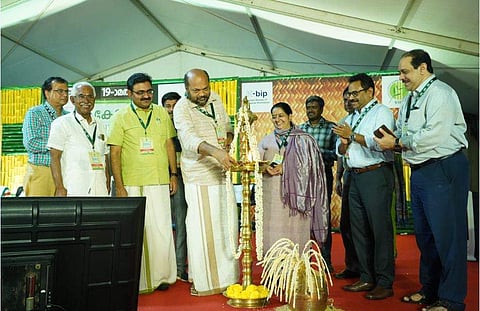 കേരള ബാംബൂ ഫെസ്റ്റ് വ്യവസായ വാണിജ്യ വകുപ്പ് മന്ത്രി പി.രാജീവ് ഉത്ഘാടനം ചെയ്യുന്നു