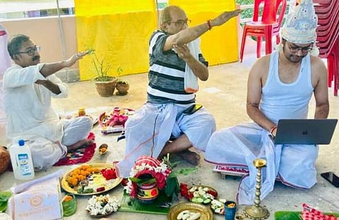 മണ്ഡപത്തിലിരുന്ന ലാപ്ടോപ്പിൽ ജോലി ചെയ്യുന്ന വരൻ/ ചിത്രം: ഇൻസ്റ്റഗ്രാം