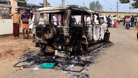 പൊലീസ് ജീപ്പ് കത്തിച്ചനിലയില്, ഫയല് ചിത്രം