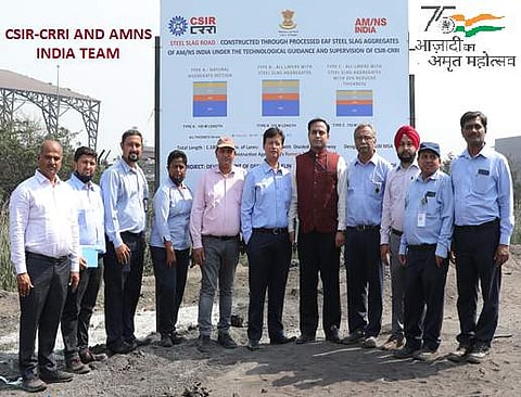 റോഡ് നിര്മ്മാണത്തിന് നേതൃത്വം നല്കിയ സിആര്ആര്ഐ- സിഎസ്ഐആർ ഉദ്യോഗസ്ഥർ