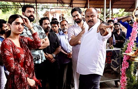 ചിത്രത്തിന്റെ പൂജാ ചടങ്ങിനിടെ