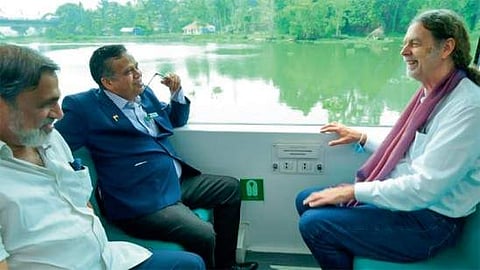 ജർമ്മൻ സ്ഥാനപതിക്കൊപ്പം ബെഹ്റ വാട്ടർമെട്രോയിൽ യാത്ര ചെയ്യുന്നു/ വീഡിയോ ദൃശ്യം