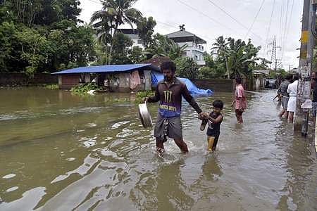 കളമശ്ശേരിയിലെ വെള്ളക്കെട്ട്/ ചിത്രം: എ സനേഷ്