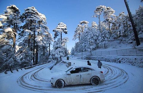 കനത്ത മഞ്ഞുവീഴ്ചയില് ജമ്മു ശ്രീനഗര് ദേശീയ പാതയില്നിന്നുള്ള ദൃശ്യം/ ഫയല്