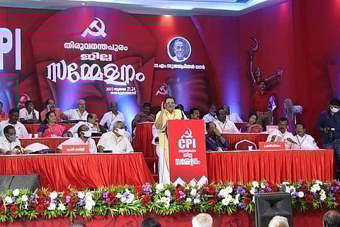 സിപിഐ തിരുവനന്തപുരം ജില്ലാ സമ്മേളനത്തില് കെ ഇ ഇസ്മായില് സംസാരിക്കുന്നു/ഫെയ്സ്ബുക്ക്