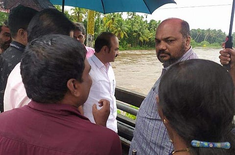 ചാലക്കുടി പുഴ കടന്നുപോകുന്ന പ്രദേശങ്ങള് പ്രതിപക്ഷ നേതാവിനൊപ്പം മന്ത്രി പി രാജീവ് സന്ദര്ശിക്കുന്നു