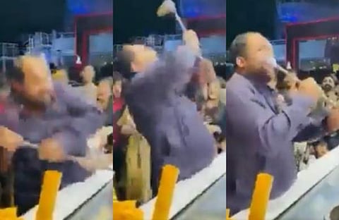 ഐസ്ക്രീം ബലമായി കടിച്ചെടുത്തു / ചിത്രം ട്വിറ്റർ