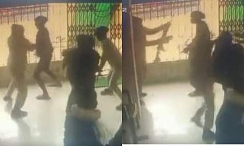 ബാങ്ക് കൊള്ളയടിക്കാൻ ശ്രമിച്ചവരെ സിനിമ സ്റ്റൈലിൽ നേരിട്ട് വനിത പൊലീസ് ഉദ്യോഗസ്ഥർ/ ചിത്രം ട്വിറ്റർ