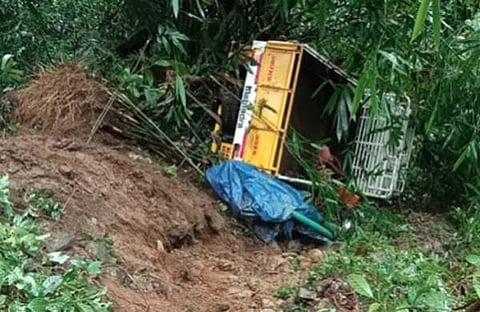 അടിമാലി അപകടത്തിന്റെ ദൃശ്യം