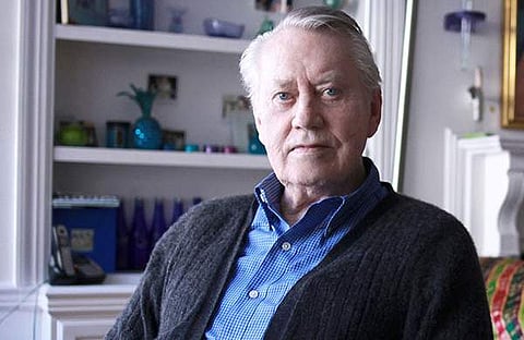 ചക് ഫീനി/ എക്സ്