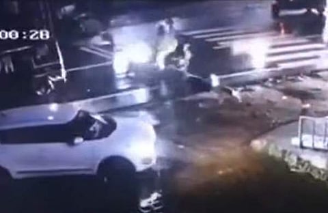 അപകടത്തിന്റെ സിസിടിവി ദൃശ്യത്തിൽ നിന്ന്