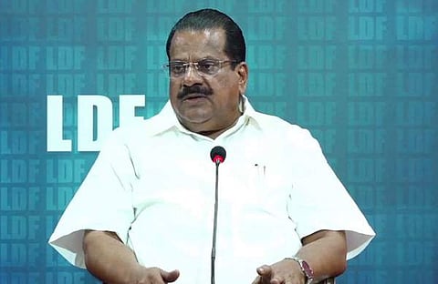 ഇപി ജയരാജന് മാധ്യമങ്ങളെ കാണുന്നു