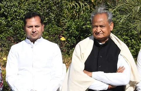 അശോക് ഗെലോട്ടും വൈഭവ് ഗെലോട്ടും/ ഫെയ്സ്ബുക്ക്