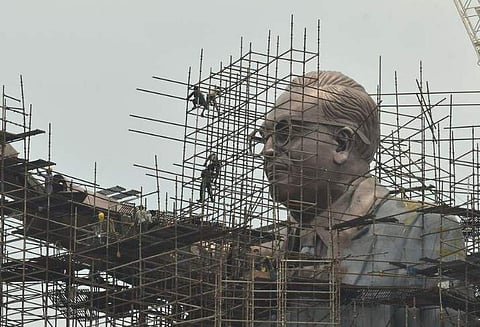 അംബേദ്കര് പ്രതിമ നിര്മ്മാണം/എക്സ്