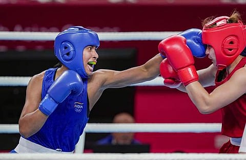 ലവ്ലിനയുടെ പഞ്ച്/ പിടിഐ