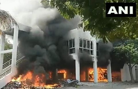 എന്സിപി എംഎല്എയുടെ വീട് പ്രക്ഷോഭകര് കത്തിച്ചപ്പോള്, എഎന്ഐ