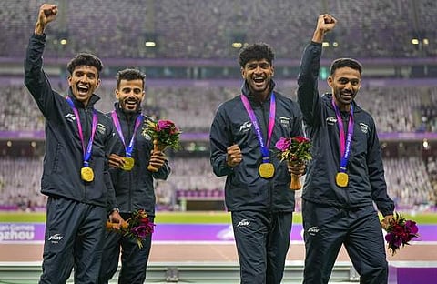 സ്വർണം നേടിയ ഇന്ത്യൻ പുരുഷ റിലേ ടീം/ ചിത്രം: പിടിഐ