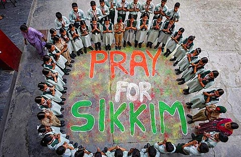 പ്രളയത്തില് കാണാതായ സൈനികര്ക്ക് വേണ്ടിയുള്ള കുട്ടികളുടെ പ്രാര്ഥന, പിടിഐ