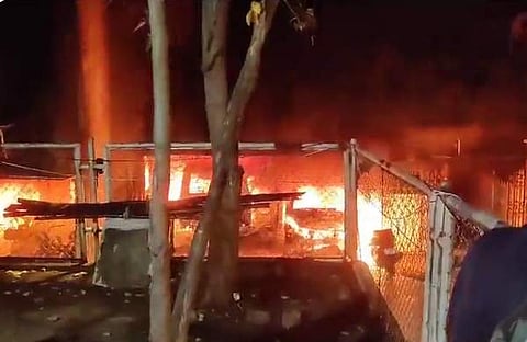 മുംബൈയിൽ കെട്ടിടത്തിന് തീപിടിച്ച ദൃശ്യം