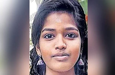 യുവതി ഭർതൃവീട്ടിൽ മരിച്ച നിലയിൽ; കൊലപാതകമെന്ന് കുടുംബം