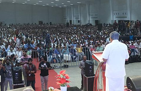 കോഴിക്കോട് പലസ്തീൻ ഐക്യദാർഢ്യ റാലിയിൽ സംസാരിക്കുന്ന മുഖ്യമന്ത്രി പിണറായി വിജയൻ/ ഫെയ്സ്ബുക്ക്