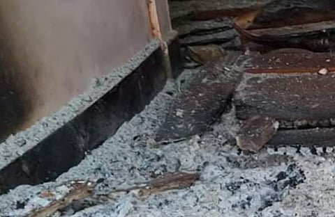 വീടിന് തീയിട്ട നിലയിൽ, ടിവി ദൃശ്യം