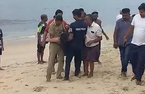 കടലിൽ മുങ്ങിത്താണ യുവതിയെ രക്ഷിച്ചപ്പോൾ, സ്ക്രീൻഷോട്ട്