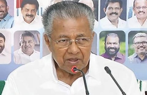 മുഖ്യമന്ത്രി പിണറായി വിജയൻ മാധ്യമങ്ങളോട്, ടിവി ദൃശ്യം