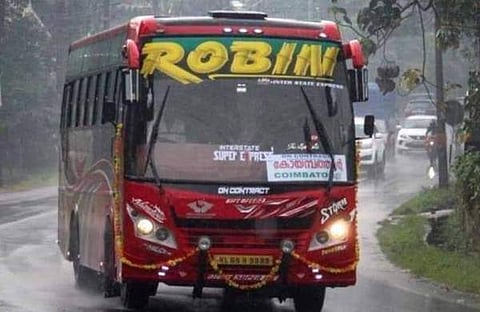 റോബിൻ ബസ്/ എക്സ്പ്രസ് ചിത്രം