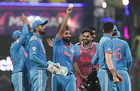 സഹ താരങ്ങൾക്കൊപ്പം ഷമിയുടെ വിജയാഘോഷം/ പിടിഐ