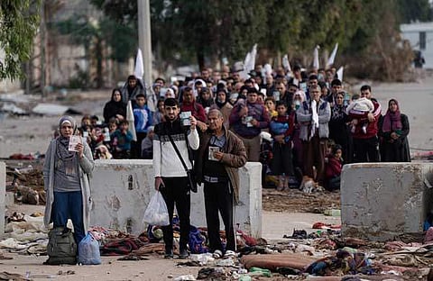 പലസ്തീനികള് തെക്കന് ഗാസ മുനമ്പിലേക്ക് പലായനം ചെയ്യുന്നു/ ഫോട്ടോ: പിടിഐ